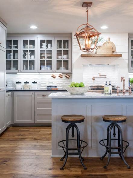 This is such a classic look, which makes repose grey a good choice that will stand the test of time and never look overly trendy. Perfect kitchen courtesy of Chip and Joanna Gaines White ...
