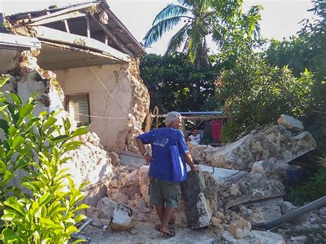 Back To Back Earthquakes Strike Philippines Killing 8 And Injuring At