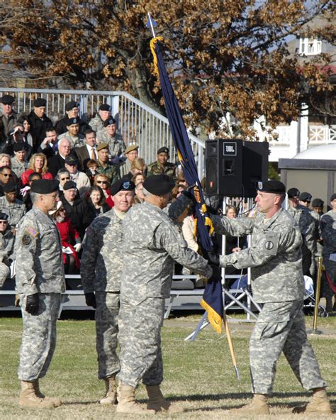 Army Farewells Wallace Team As Tradoc Transitions Command Article