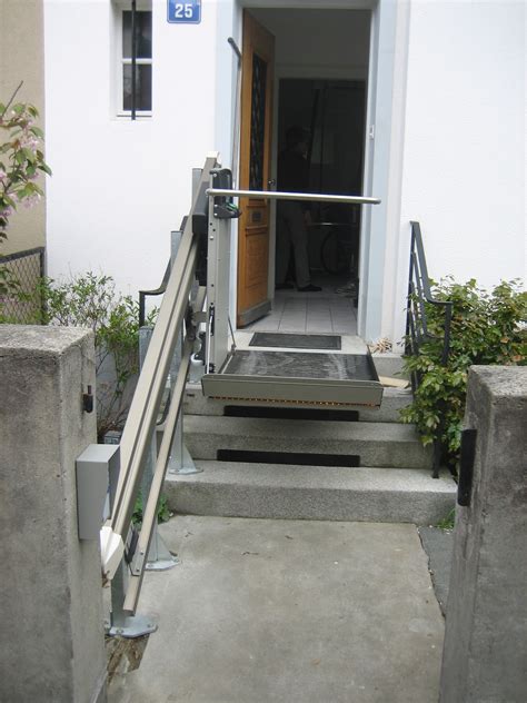 Inclined Straight Platform Wheelchair Lifts Ni For Disabled Users