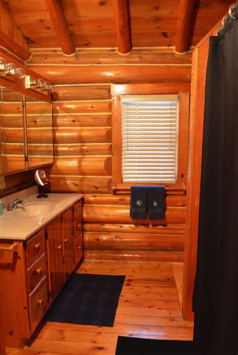 Upper Peninsula Log Cabin Retreat Has Amazing Rustic Style
