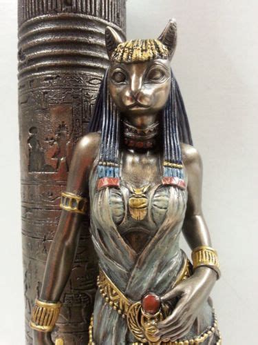 estatua diosa egipcia bast bastet cat inclinadas sobre vela pilar wu76698a4 egyptian cat