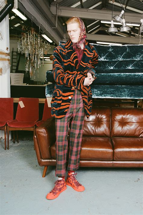 Vivienne Westwood Fall 2022 Ready To Wear Collection Vogue