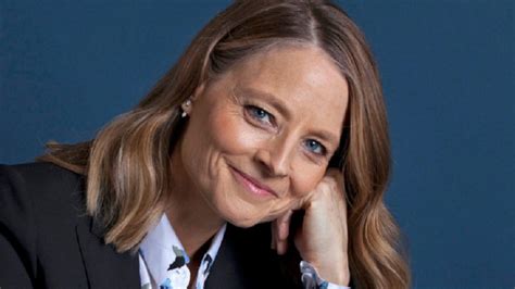 Jodie foster is seen leaving a medical building on crutches in beverly hills, california. Jodie Foster contro Allen e Polanski sul New York Times