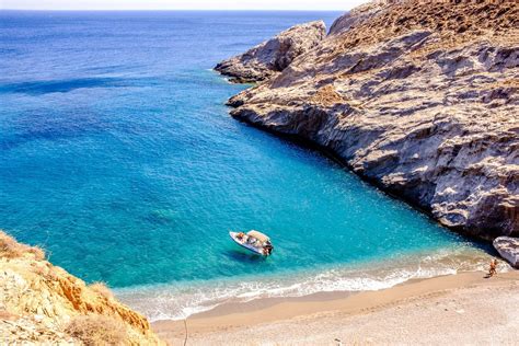 Book Online A Full Day Boat Trip From Sifnos To Beautiful Folegandros