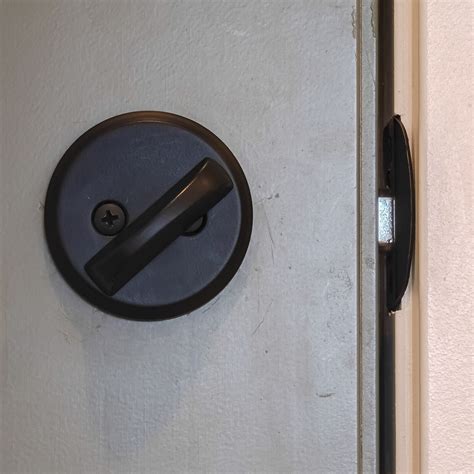 What To Look For When Buying Deadbolt Locks Bates Street Lock And Safe