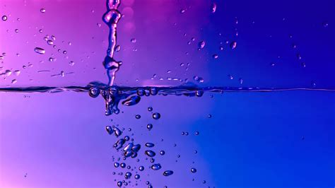 Download Wallpaper 2560x1440 Bubbles Water Spray Gradient Widescreen