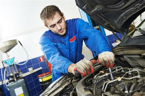 How Auto Mechanic Shops Can Help In Reducing Repair Costs