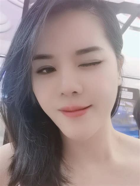 linda girl profile stripchat webcam model camwox