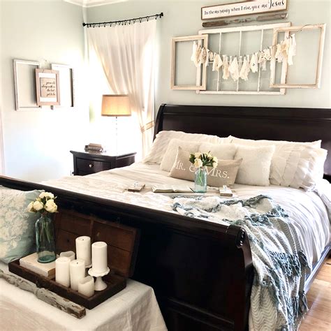 This color tends toward the cool side, and is light enough to paint in any room. Sherwin Williams Sea Salt Paint Color Schemes - Interiors ...