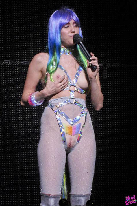 A Topless Miley Cyrus During A Concert X Post From R OnStageGW Album On Imgur