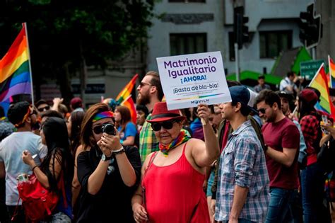 Chilean Lawmakers Overwhelmingly Approve Same Sex Marriage In Landmark
