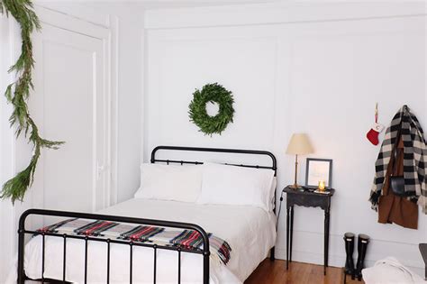 I Decorated My Studio Apartment For The Holidays With Just 100 The