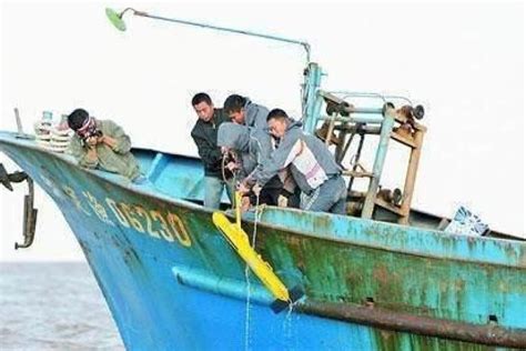 Chinese Fishermen Find ‘suspicious Underwater Devices For Rich Reward