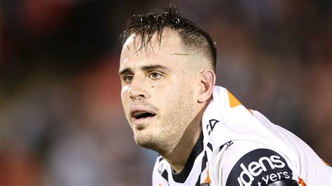 Josh Reynolds Charged With Domestic Violence Offence Stadium Astro English