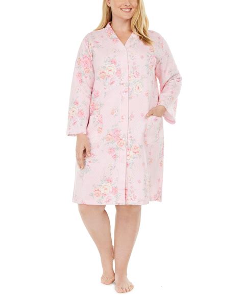 Miss Elaine Plus Size Floral Print Quilted Snap Robe In Pink Lyst
