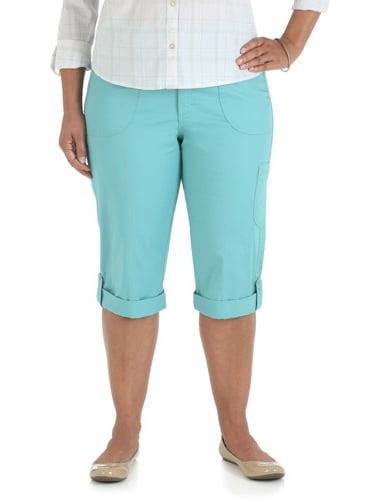 Women S Plus Size Lightweight Cargo Capri Pants Walmart Com