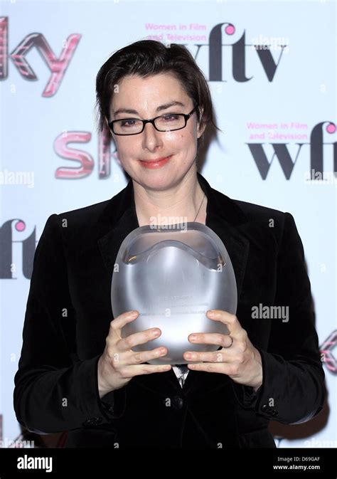 Sue Perkins Gewinner Der Bbc News Und Sachliche Award The Sky Women In