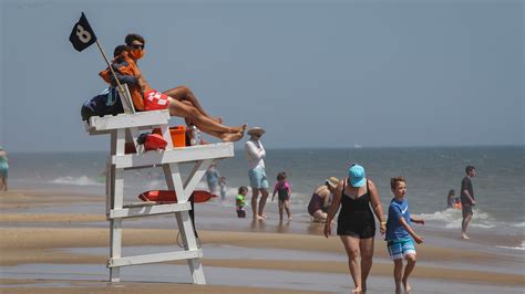 A Doozy Of A Summer Crowds Strong As Lifeguards Try To Stay Staffed