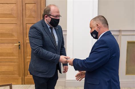 Mała wielka firma to podcast biznesowy i blog dla osób prowadzących własne firmy. 102. rocznica powołania Najwyższej Izby Kontroli - 8 ...