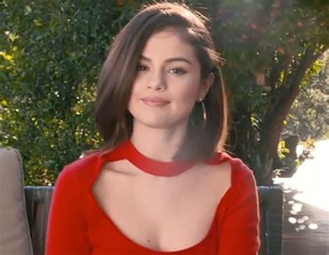 Selena Gomez Reveals The Candid Advice Shed Give Her 15 Year Old Self In Vogues 73 Questions