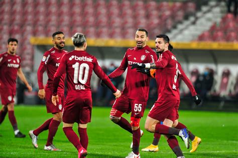 Ceea ce înseamnă o sumă deja … CFR Cluj transferă pe bandă rulantă. Campioana mai aduce ...