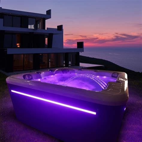 New 2020 Palm Spas Spritz Luxury American Balboa Hot Tub Spa 6 Seat