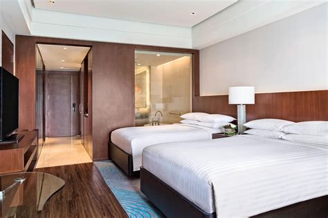 Hotel Rooms And Suite Accommodations In Resorts World Manila Marriott