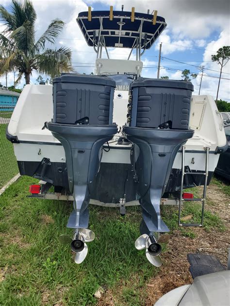 Buy Sold 26 1999 Boston Whaler 26 Outrage The Bahamas Harbor Shoppers