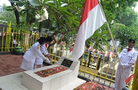 Hari Pahlawan Generasi Muda Rame Rame Nyekar Bung Tomo Suara Surabaya