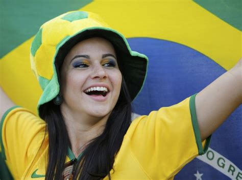 كأس العالم فرحة ناعمة بعد فوز البرازيل على المنتخب التشيلي صور