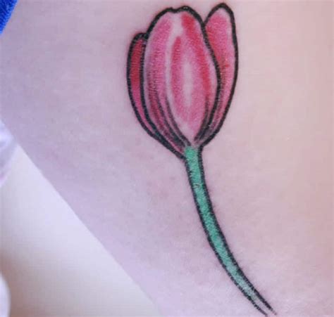 Tatuajes De Tulipanes Y Su Significado Tatuantes