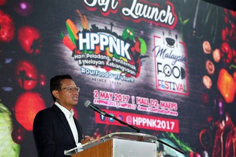 Jumaat lepas tengah sibuk dengan buat jeli yang dibalut dengan filem boleh makan dan kursus pengurusan jenazah, officemate tanya nak ikut ke jaga pameran dekat atas hppnk 2017 dekat maeps, serdang. Hari Peladang, Penternak dan Nelayan Kebangsaan 2017