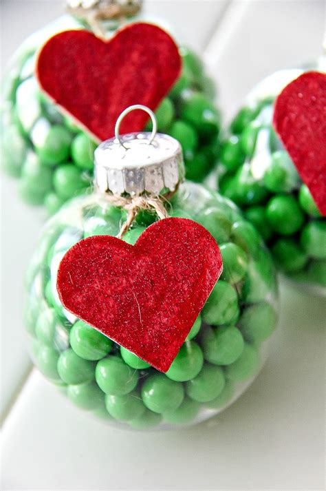 Diy outdoor christmas decorations + the grinch. The Grinch Decorations: DIY Holiday Ornaments