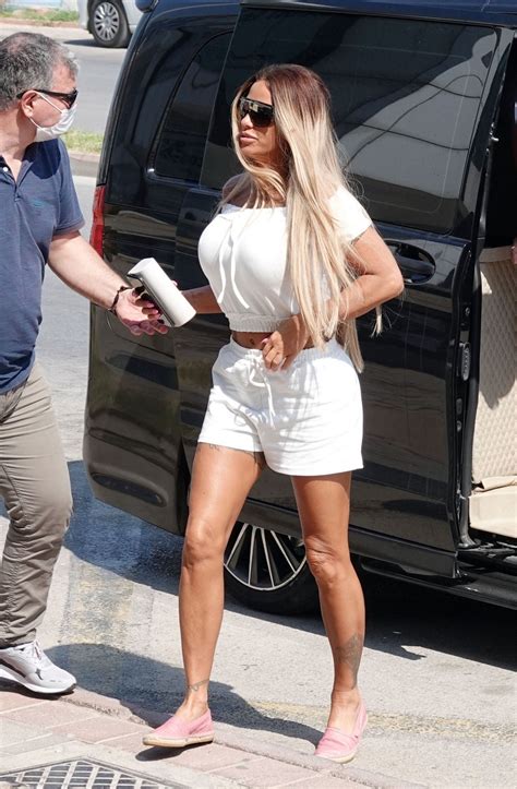 Jun 15, 2021 · katie price risks hotel quarantine as she jets turkey for £12,000 surgery with carl woods; Katie Price With Boyfriend Carl Woods in Turkey 07/28/2020 ...