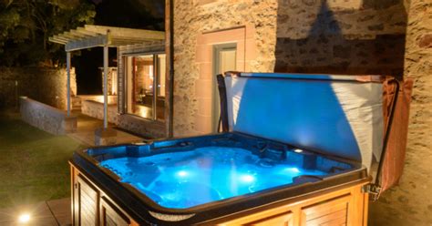Five Stunning Hot Tub Holidays In Edinburgh And The Lothians For A