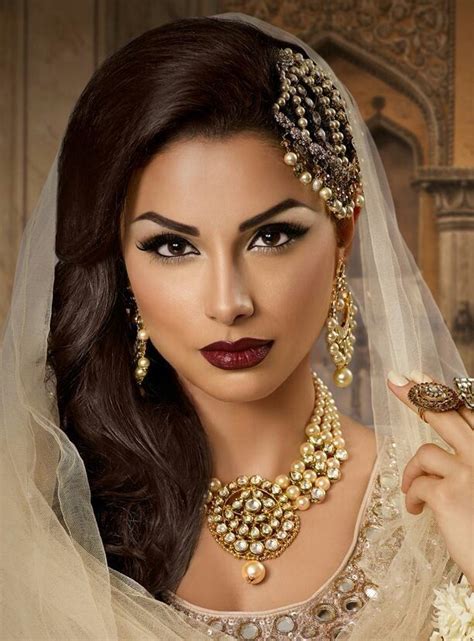 Épinglé par smlspl sur brides and weddings maquillage mariée indienne maquillage mariée