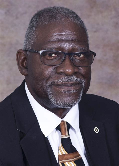 Onslow County school board members call for resignation of board