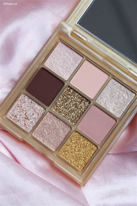 Huda Beauty Gold Obsessions Palette Pinkitnl