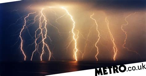 Lightning How Likely Are You To Be Struck And How To Tell Distance