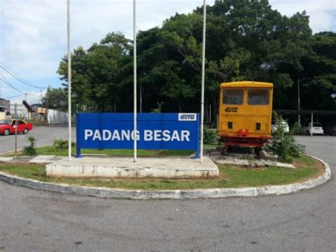 As always, for updates, check the international express train 36 runs daily from butterworth to bangkok with a stop at the border at padang besar. Gemas to Padang Besar Train Timetable | Malaysia Trains