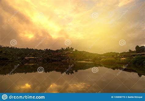 mae-hong-son,-thailand-jul-17,-2018-ban-rak-thai-village-in-sunset,-a-chinese-settlement-mae