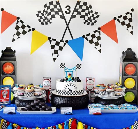 fond sur le thème voiture race car birthday party party cake table cars birthday parties