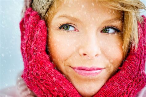 Avoid Cracked Dry Winter Skin 8 Tips To Keep Your Skin Soft And