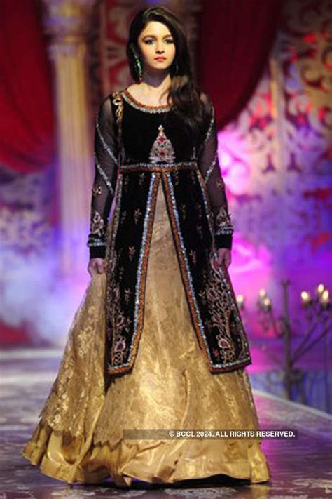Bollywood Actress Alia Bhatt Turns Showstopper As She Walks The Ramp At Kavita And Meenus