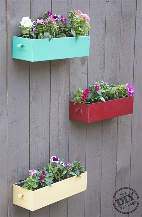 15 Marvelous Fence Planters You Need To See Top Dreamer