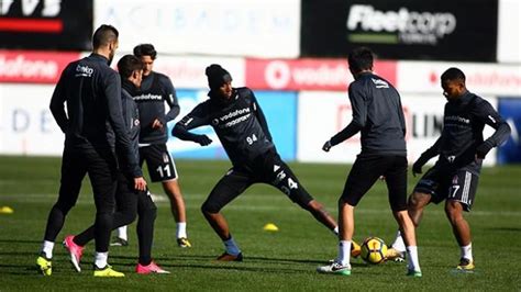 beşiktaş antrenmana 4 eksikle çıktı son dakika futbol haberi