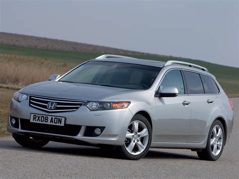 The size of the 2008 accord has been increased by 4 inches (102 mm) in length and 3 inches (76 mm) in width. Honda Accord Tourer 2008