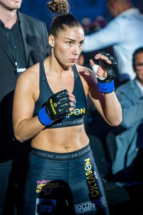 Na o2 tv sport a joj plus. Clara Ricignuolo - OKTAGON MMA