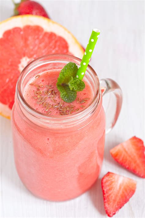 Grapefruit strawberry smoothie - All Nutribullet Recipes